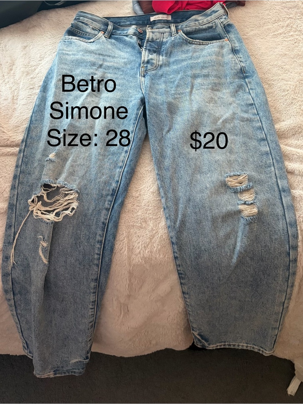 Betro Simone Women's Light Blue Cropped Ripped Jeans